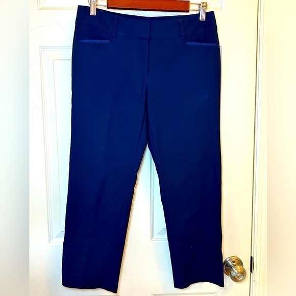 Ladies 7th Avenue Design Studio New York & Company Size 4 Capri Pants Navy Blue - Picture 1 of 3